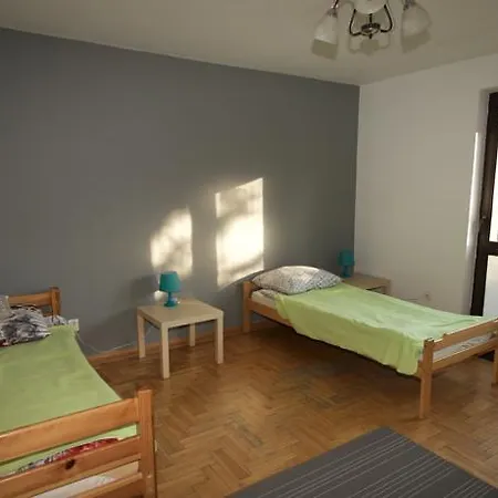 Wawer Vandrarhem Warszawa